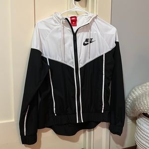 nike hooded black and white windbreaker